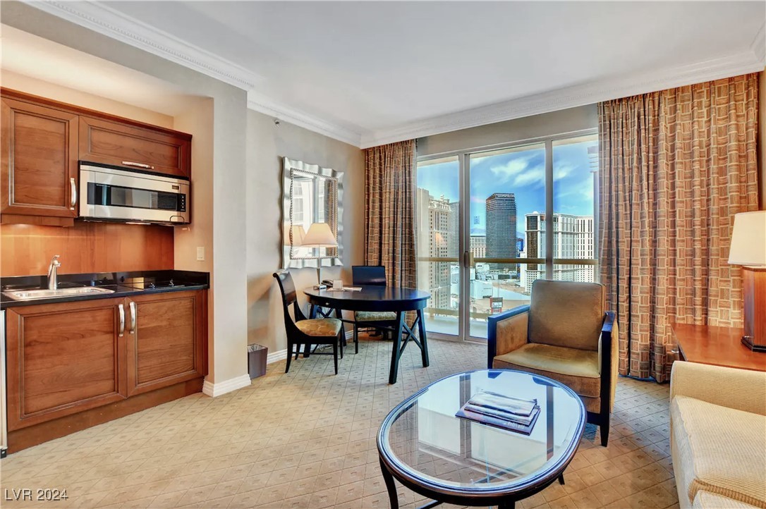 125 East Harmon Avenue 3611