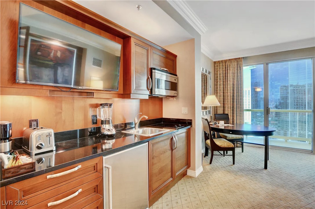 125 East Harmon Avenue 3611