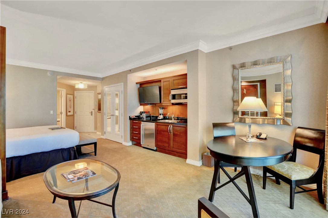 125 East Harmon Avenue 3611