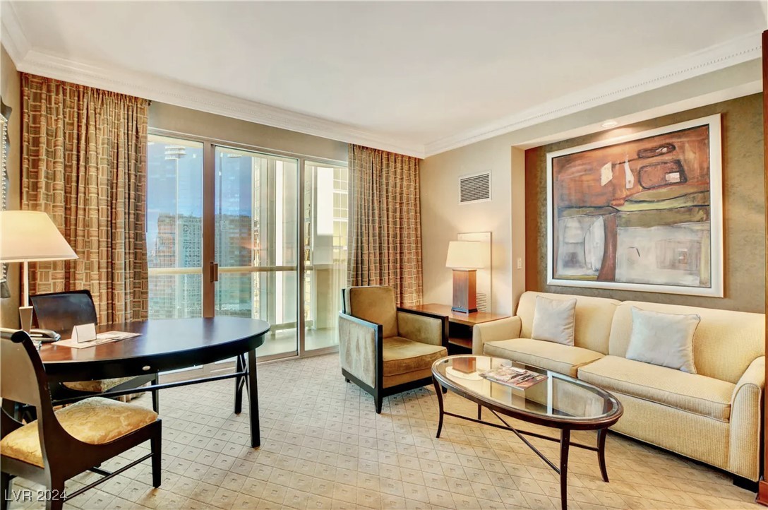 125 East Harmon Avenue 3611