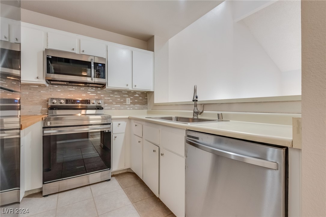 5548 Orchard Lane -