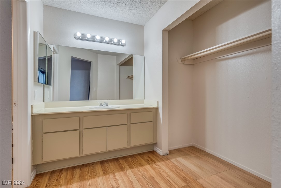 5548 Orchard Lane -