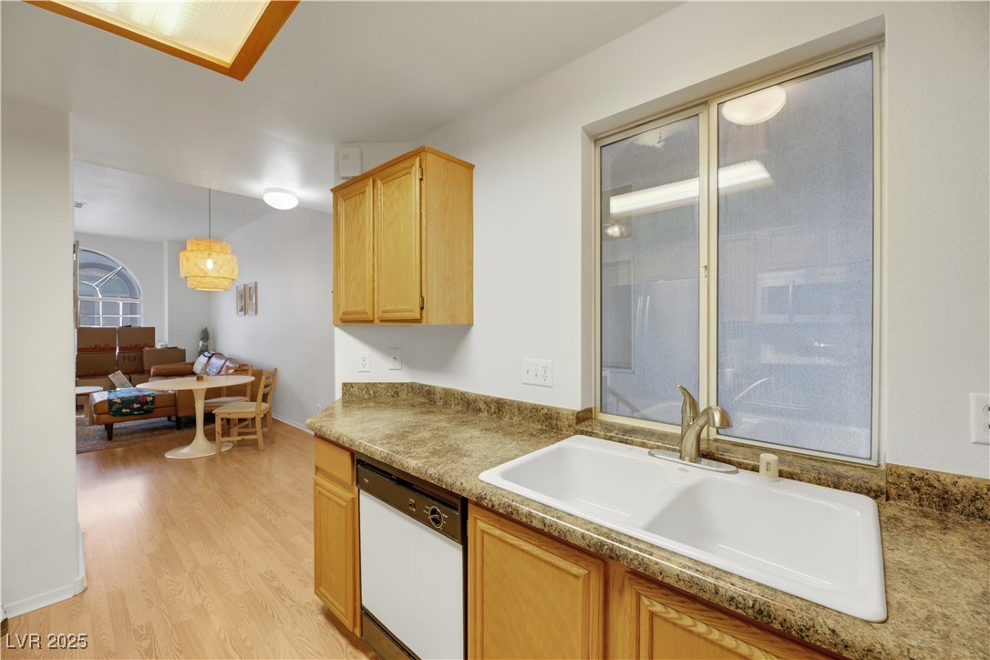 3125 North Buffalo Drive 2136