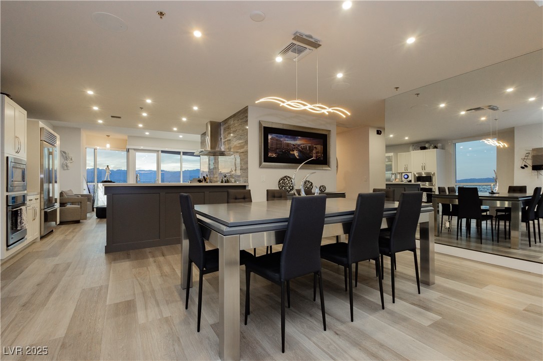 4575 Dean Martin Drive 2400