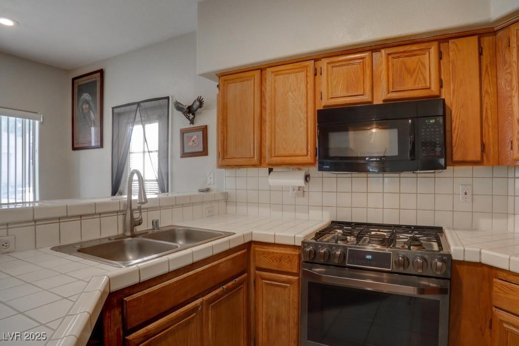 5225 W Reno Avenue 137