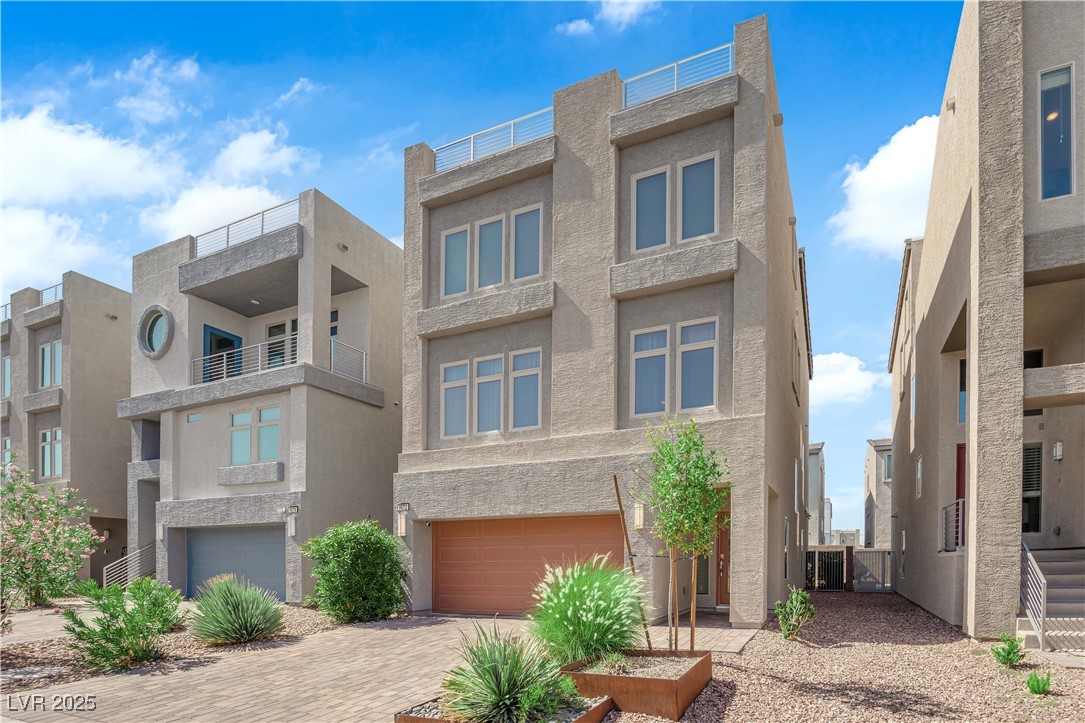 8072 Haywood Estate Avenue