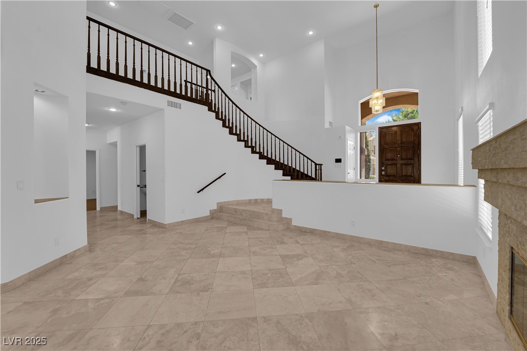 56 Grossinger Court