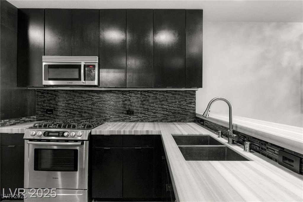 4525 Dean Martin Drive 511