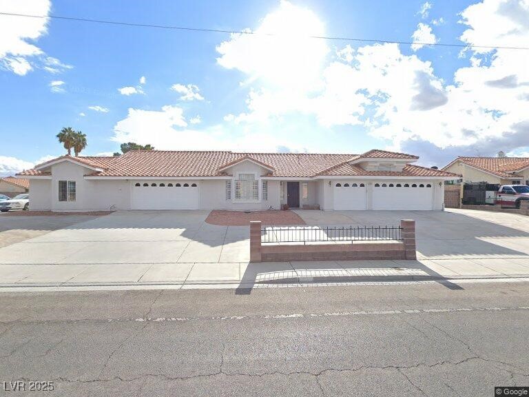 1637 East Robindale Road