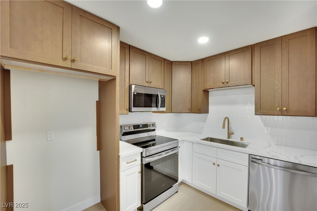 328 South Buffalo Drive 101