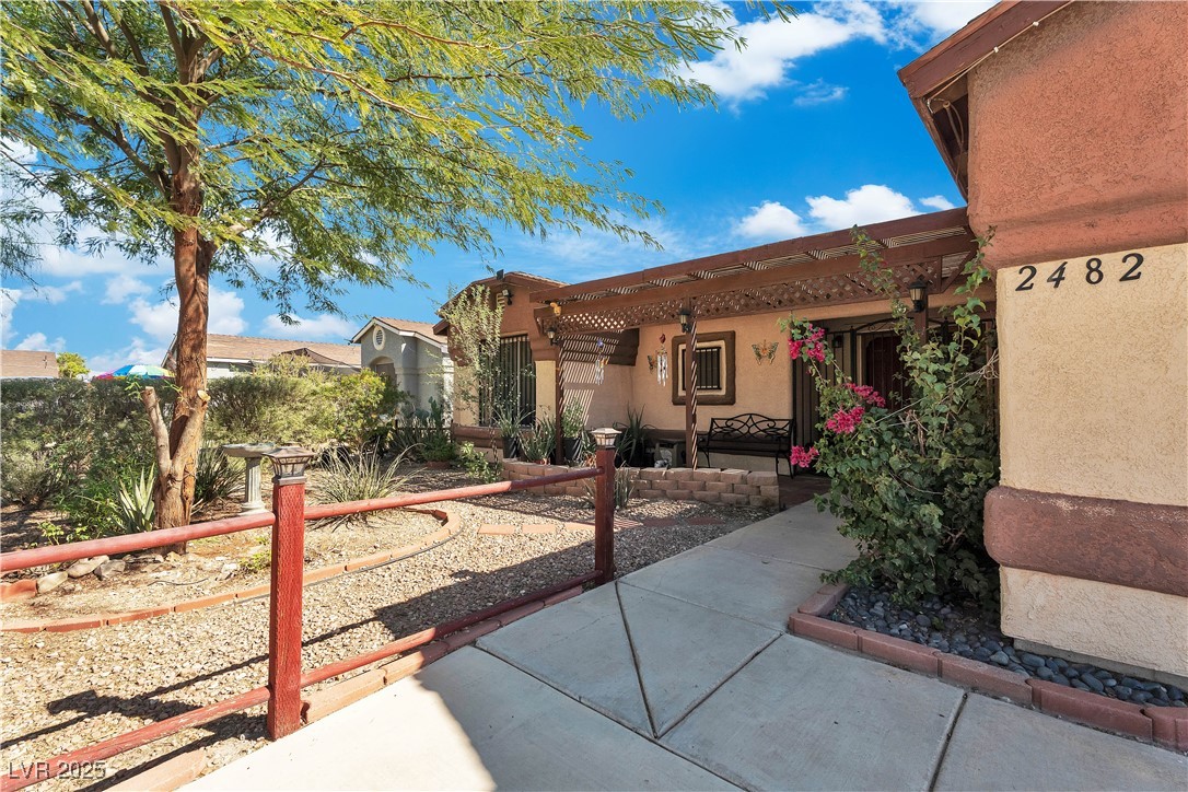 2482 Desert Glow Court