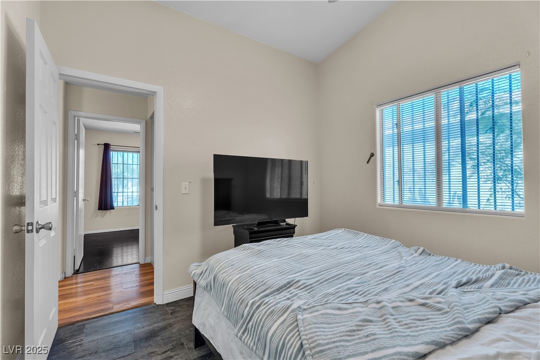 2482 Desert Glow Court