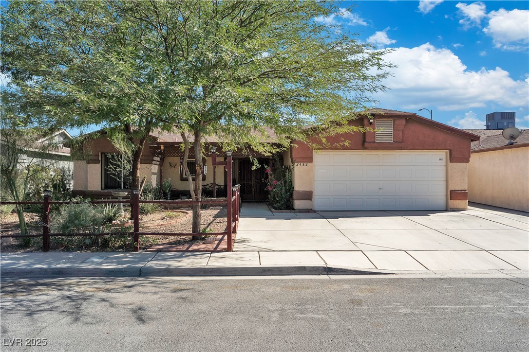 2482 Desert Glow Court