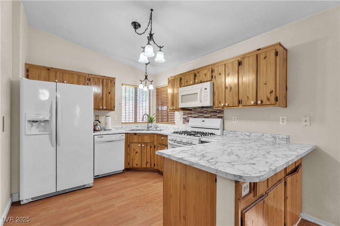2482 Desert Glow Court