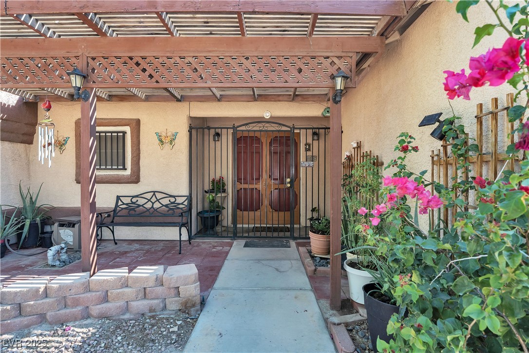 2482 Desert Glow Court