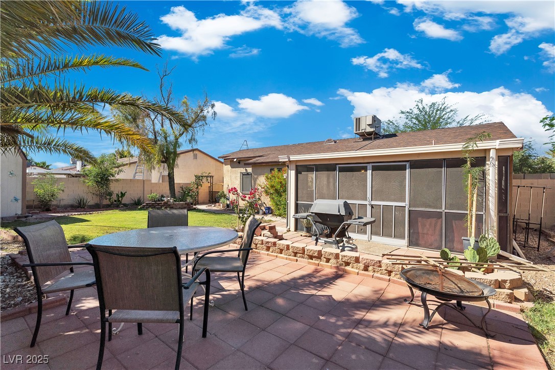 2482 Desert Glow Court