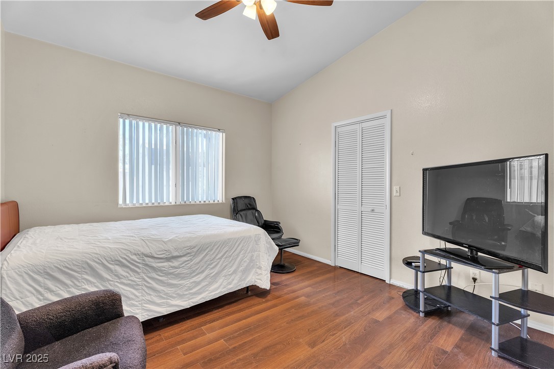 2482 Desert Glow Court