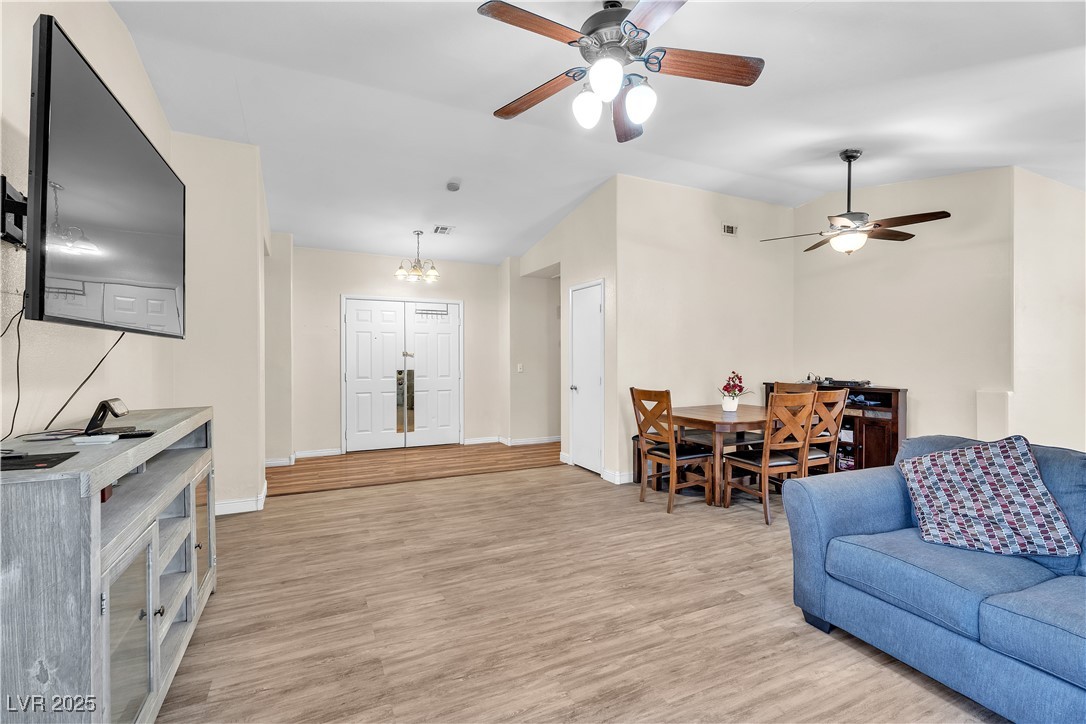 2482 Desert Glow Court