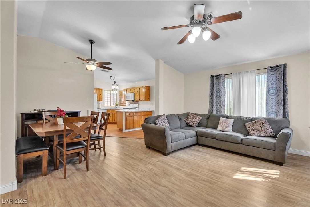 2482 Desert Glow Court