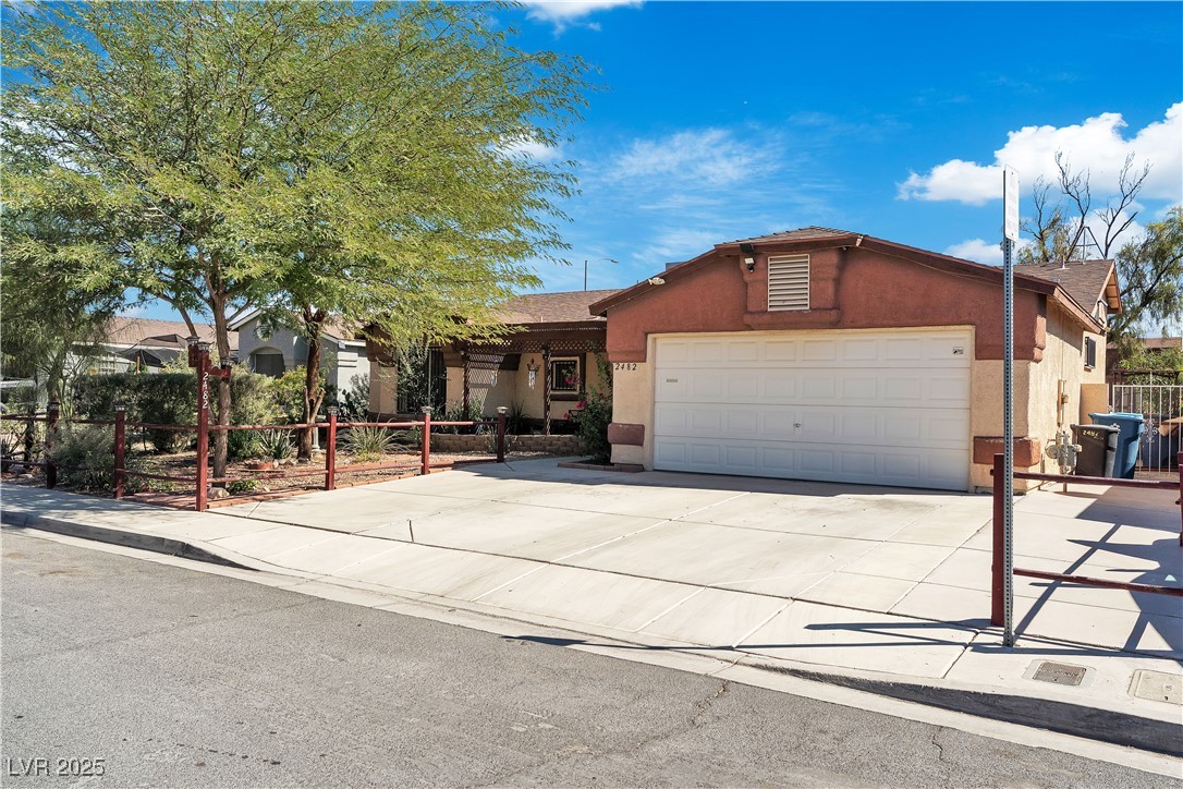 2482 Desert Glow Court