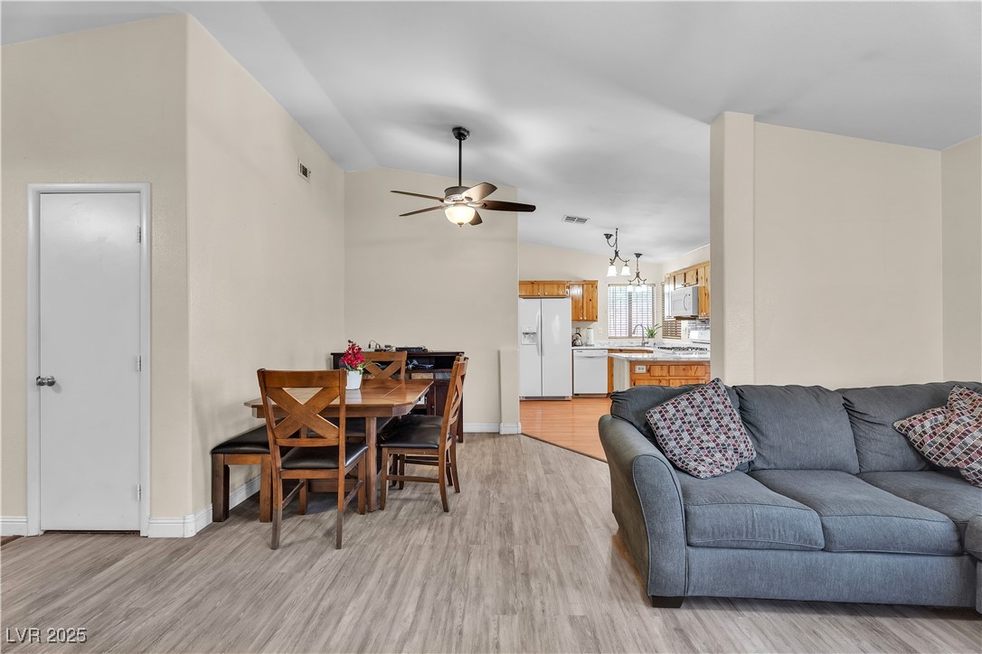 2482 Desert Glow Court