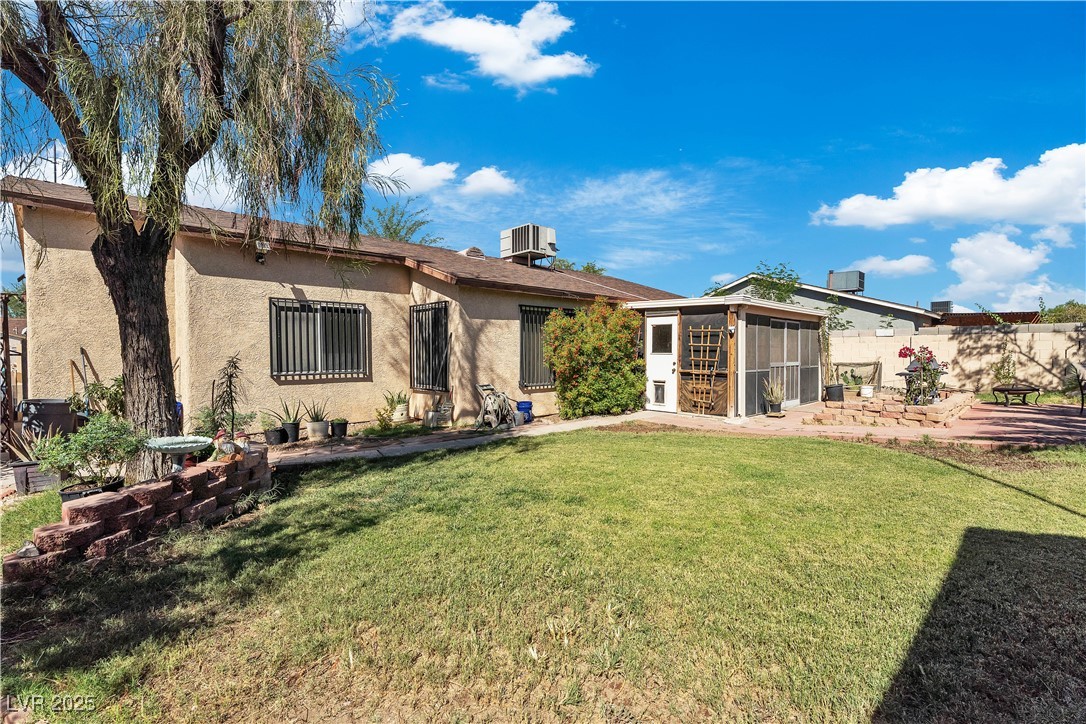 2482 Desert Glow Court