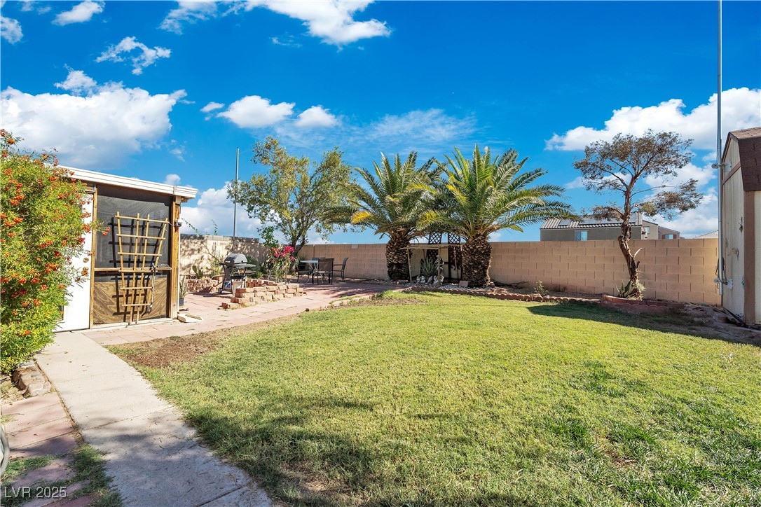 2482 Desert Glow Court