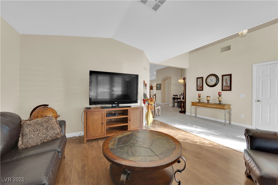4920 Encore Paradise Avenue