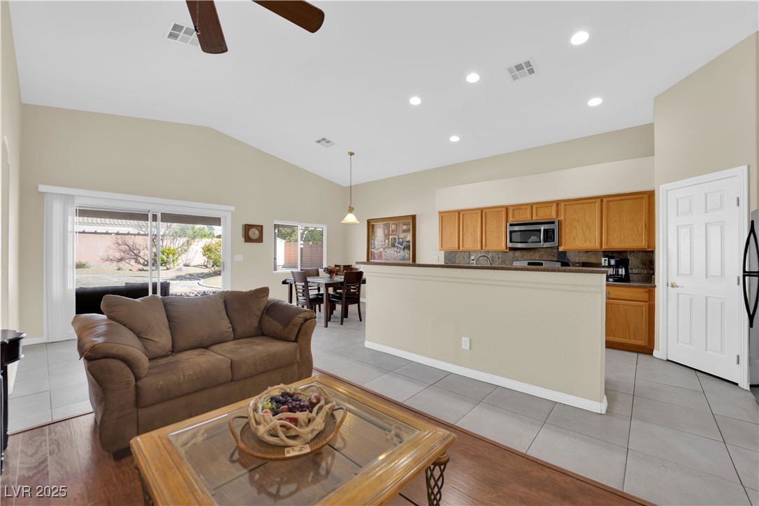 4920 Encore Paradise Avenue