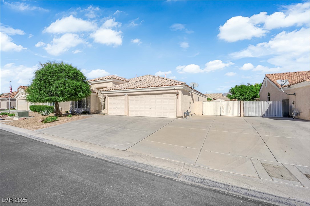 4920 Encore Paradise Avenue