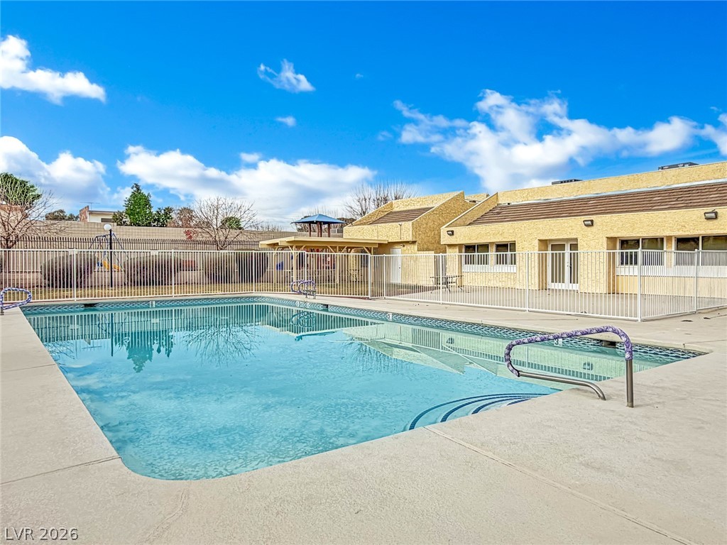 3376 Knollwood Court