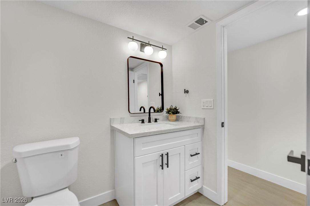 3376 Knollwood Court