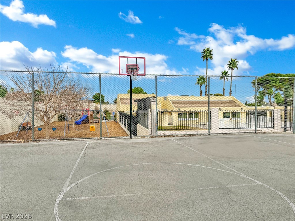 3376 Knollwood Court