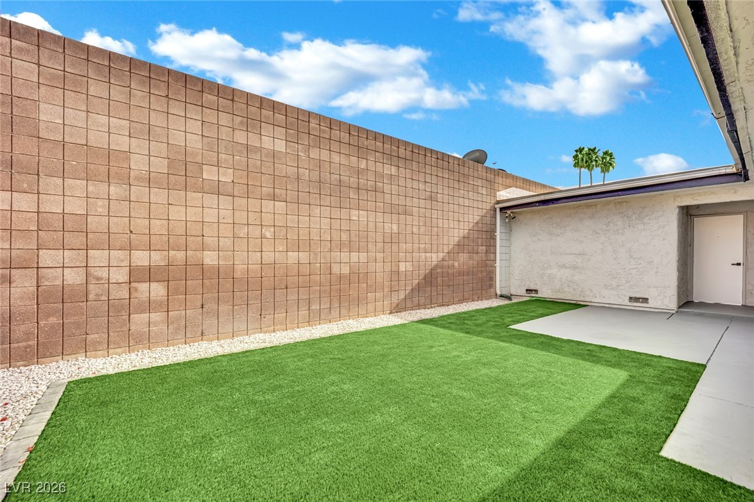 3376 Knollwood Court