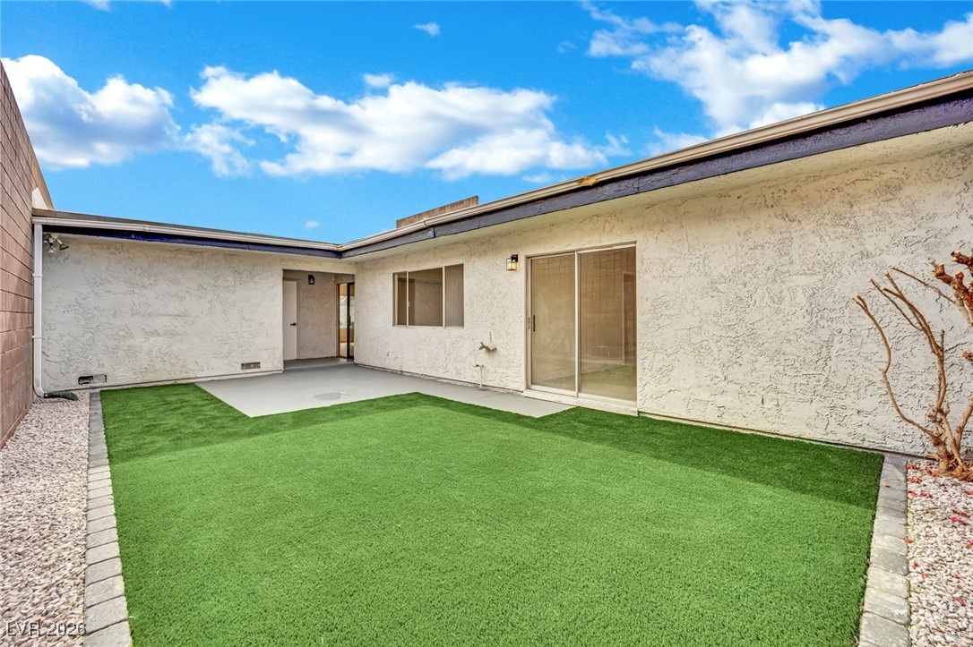 3376 Knollwood Court