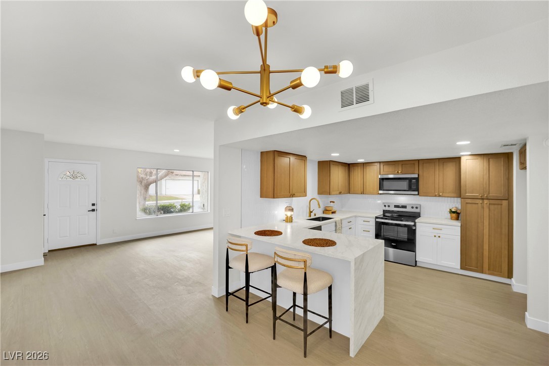 3376 Knollwood Court