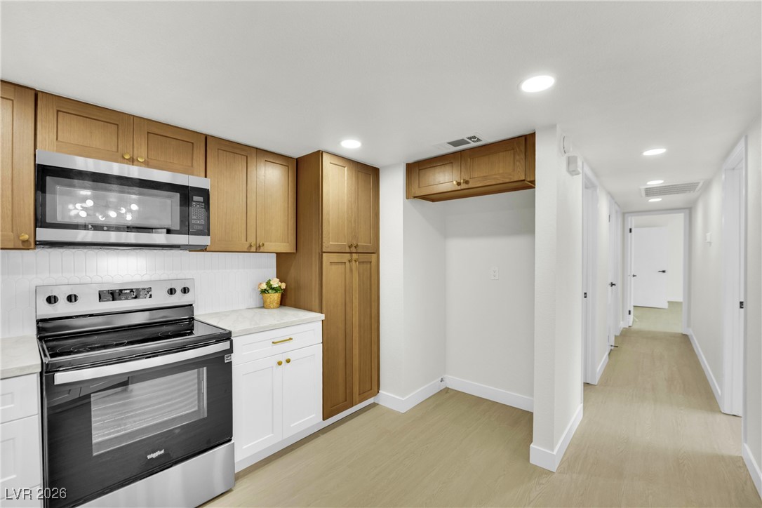 3376 Knollwood Court