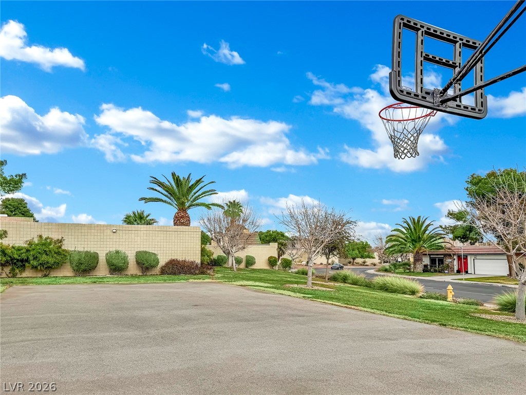 3376 Knollwood Court