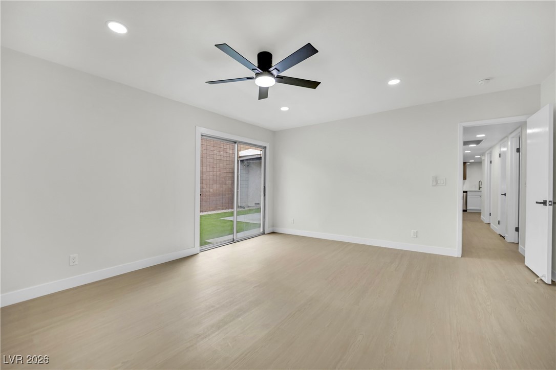 3376 Knollwood Court