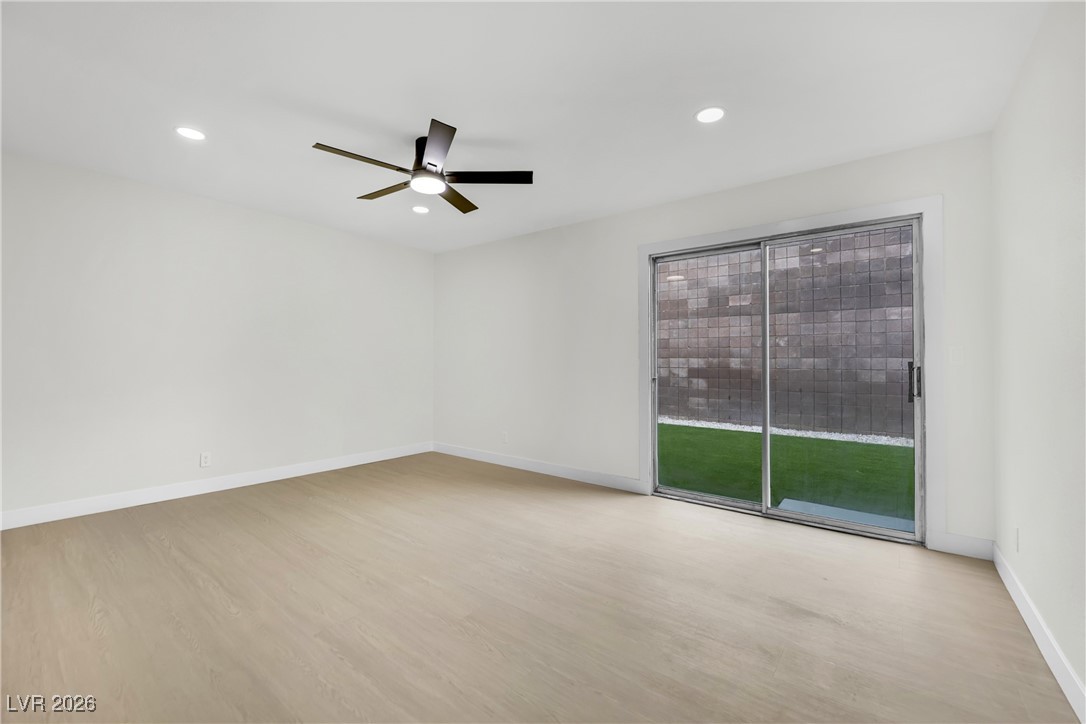 3376 Knollwood Court