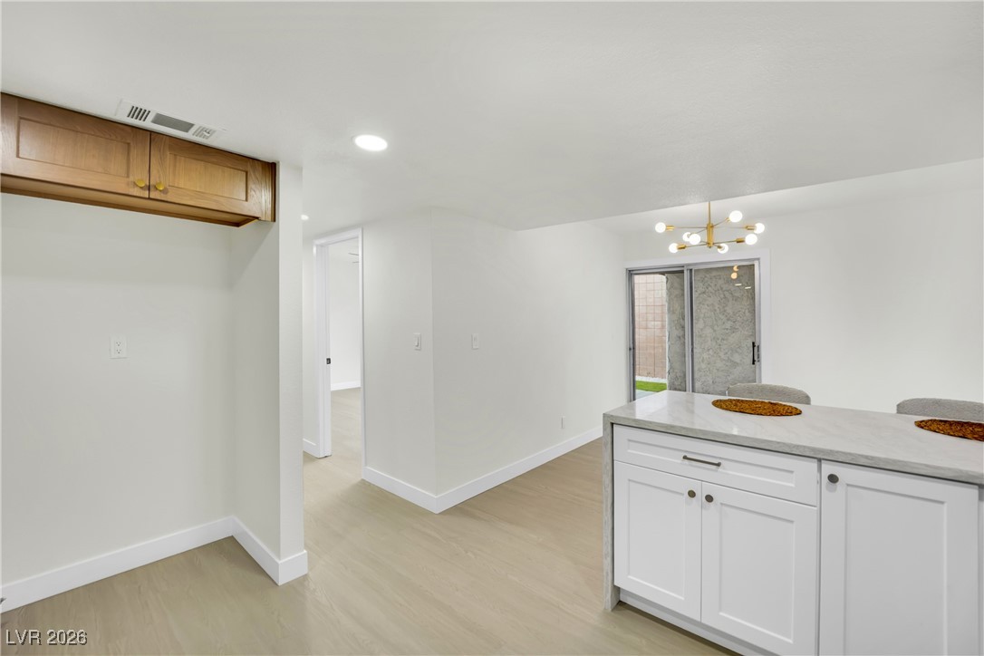 3376 Knollwood Court