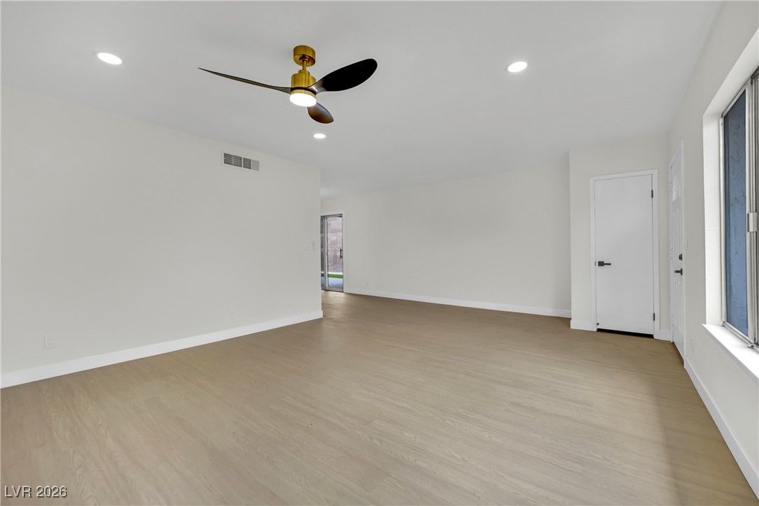 3376 Knollwood Court
