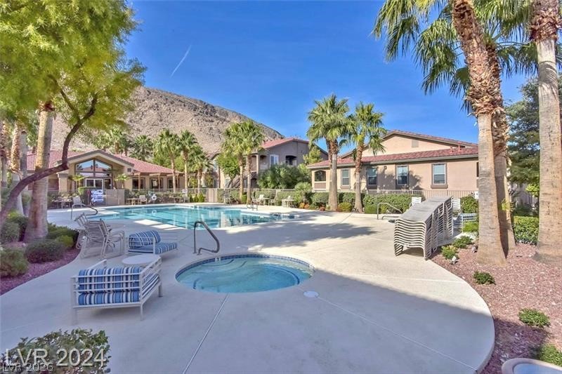 3540 Cactus Shadow Street 204