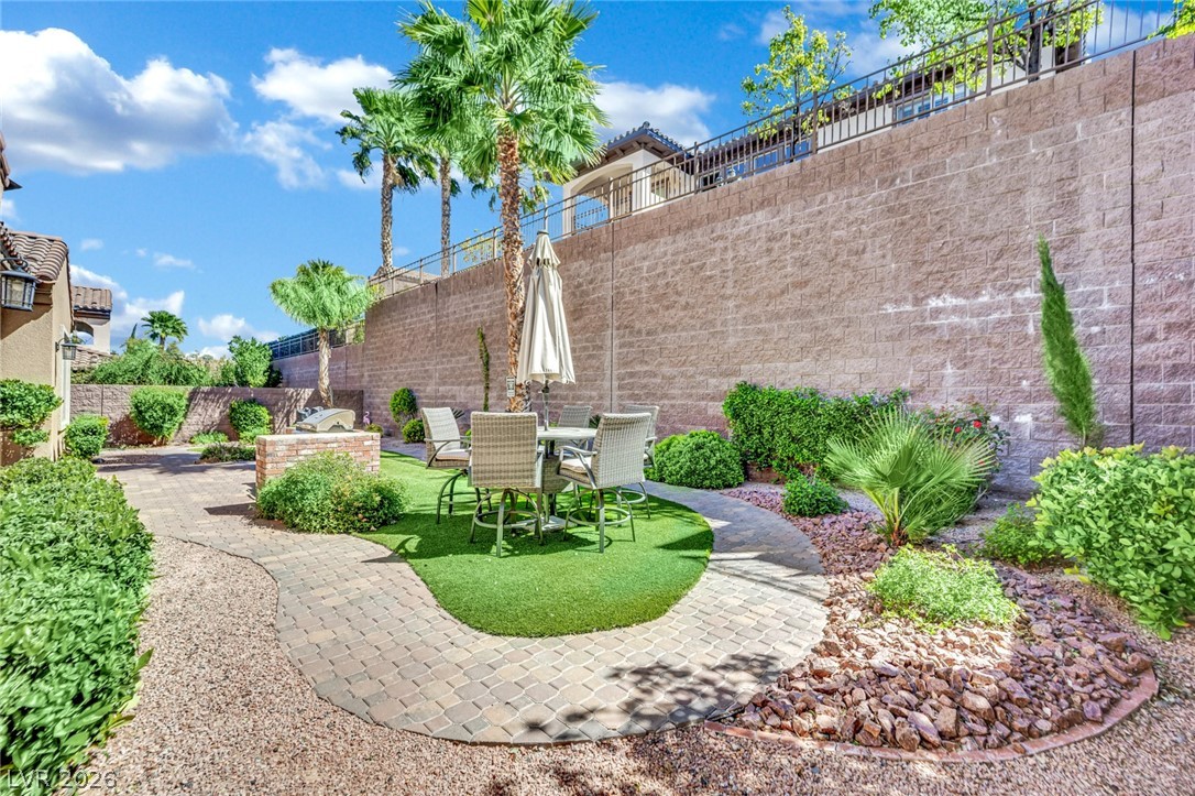 2736 Liberation Drive