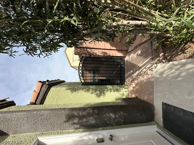 2486 Fresnal Canyon Avenue