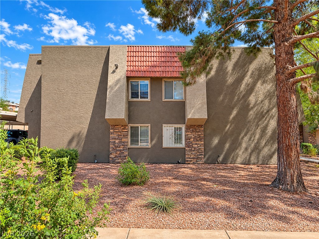 5242 River Glen Drive 439