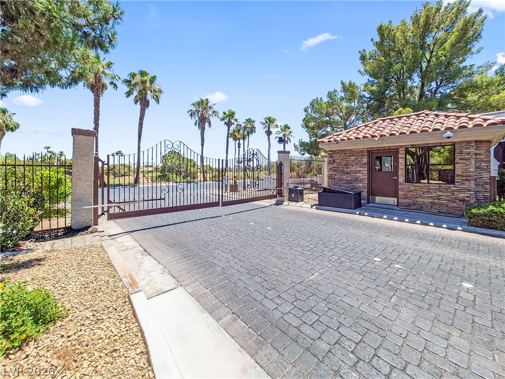 9005 Robinson Ridge Drive