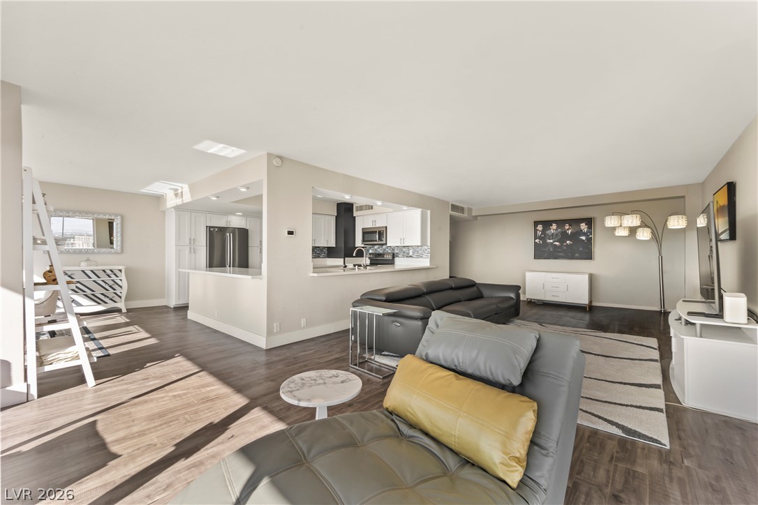 3111 Bel Air Drive 21F