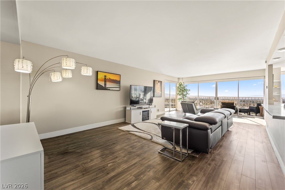 3111 Bel Air Drive 21F