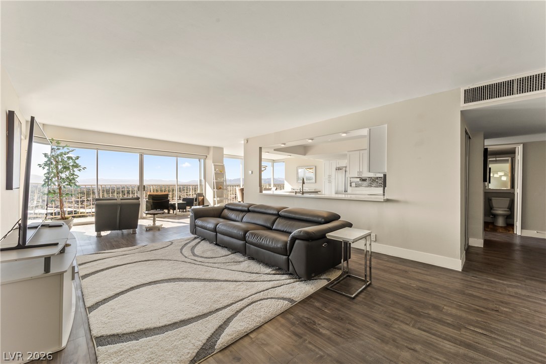 3111 Bel Air Drive 21F